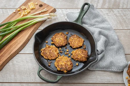 Le Creuset Signature Enameled Cast Iron Skillet, 10.25-Inches, Artichaut
